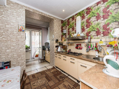 Продаётся 3-комнатная квартира, Буюканы, ул. Е. Кока