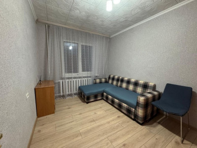 Apartament cu 3 camere de vanzare, Centru, str. Romană.