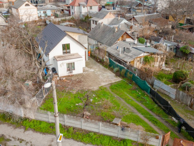 Casa 98 mp. Botanica str.Pădurii, 8 ari