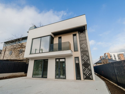 Новый дом в стиле High-Tech, г. Крикова