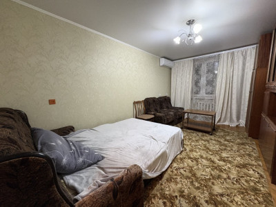 Sculeni! Chirie! Apartament cu o odaie! Vizavi de parcul La Izvor!