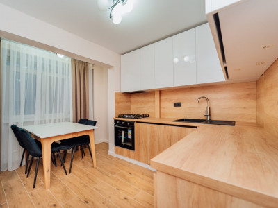 Vanzare apartament cu 3 camere, Botanica, str. Cetatea Albă.