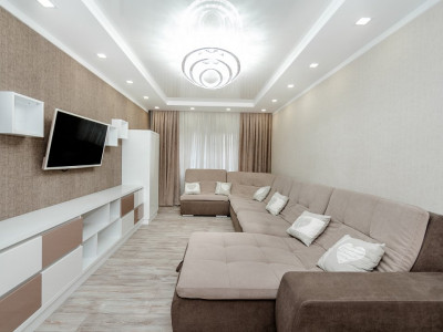 Чеканы, бул. Мирча чел Бэтрын, ReconsCivil, 3 комнаты + гостиная, евроремонт.