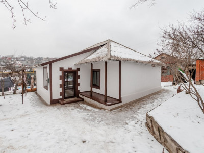 Casă individuală de vânzare în Bubueci, str. Școlii.