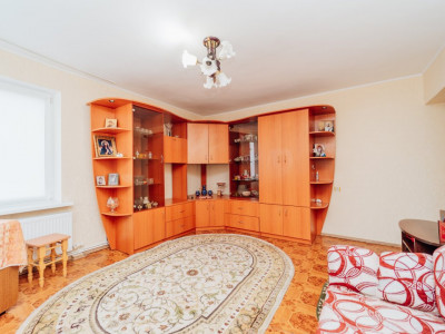 Apartament cu 2 camere, încălzire autonomă – Telecentru, str. Miorița