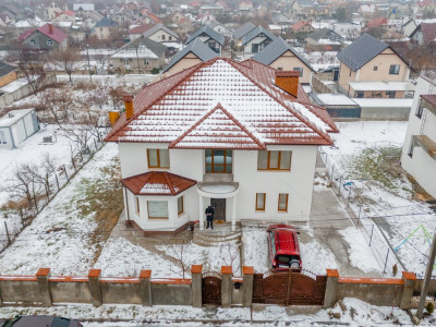 Просторный двухуровневый дом, 8,5 соток – Бубуечь, Центр