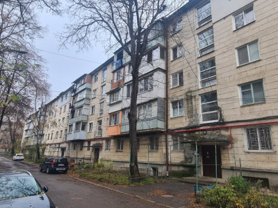 Vanzare apartament cu 2 camere, Botanica, str. Sarmizegetusa.