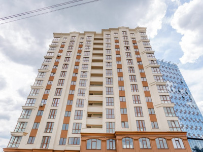 Apartament cu 3 camere. Bloc nou. Centru.