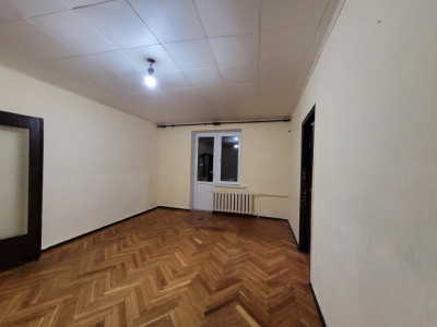 Vânzare apartament cu 3 odăi, sectorul Rîşcani, str.Miron Costin