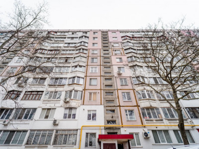 Botanica, apartament cu 3 camere, seria Varniţa, euroreparație, mobilă, tehnică!