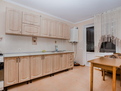 Apartament bilateral cu 3 camere în Ialoveni!