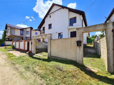 Vînd Casa Duplex în Stăuceni Varianta albă 130 m2