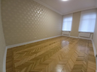Chirie, spațiu pentru birou, încălzire autonomă, Centru, M. Kogălniceanu.