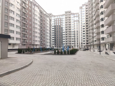 Vânzare apartament cu 2 camere, ExFactor, Ciocana, bd. Mircea cel Bătrân.