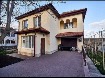 Vînzare casă în 2 niveluri, Ialoveni, 200 mp+6 ari!