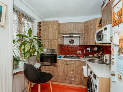 Botanica, Valea Trandafirilor, apartament cu 3 camere, încălzire autonomă.