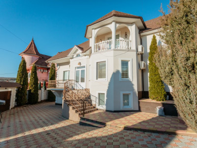 Vânzare casă individuală în Dumbrava, 301 mp+5.6 ari!