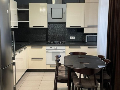 Riscani,Apartament cu 3 camere,Incalzire Autonoma, EuroReparat/Mobilat/Tehnica!