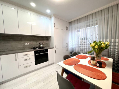 Apartament cu 2 camere+ living, bloc nou, reparație, Centru, Gheorghe Cașu!