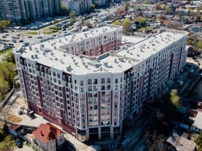 Apartament cu 3 camere, 100 mp, bloc nou, variantă albă, Centru, Chișinău.