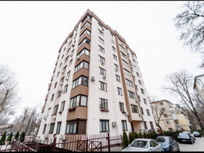 Apartament spaţios în bloc nou, Botanica, str. Nicolae Zelinski!