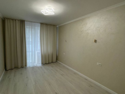 2-комнатная квартира в центре города, ул. К. Негруцци, 50 кв.м., 3 этаж!