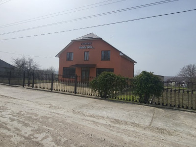 Vanzare casa în satul Bălăbănești, 128 mp+ 17 ari.