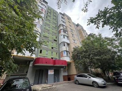 Продается 1 комнатная квартира в Центре города, ул. Албишоара, серия 143.