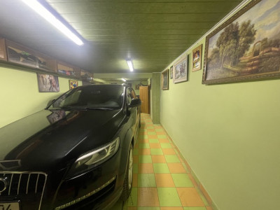 Garaj în 2 nivele și subsol, Buiucani, Liviu Deleanu.