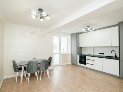 Vanzare apartament cu 2 camere+living, Club House, Durlești.