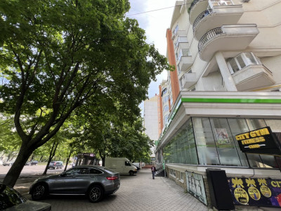 Buiucani, apartament cu 1 camera + living și terasă, Alba Iulia, prima linie!