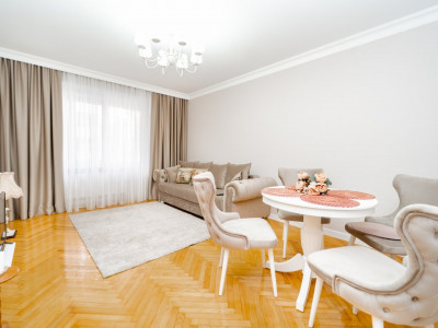 Bd. Ștefan cel Mare, apartament cu 3 camerе în Centrul orașului. 