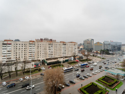 Bd. Ștefan cel Mare, apartament cu 3 camerе în Centrul orașului. 